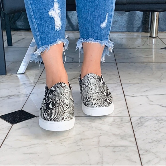 Snake skin slip on sneaker - Picture 4 of 6